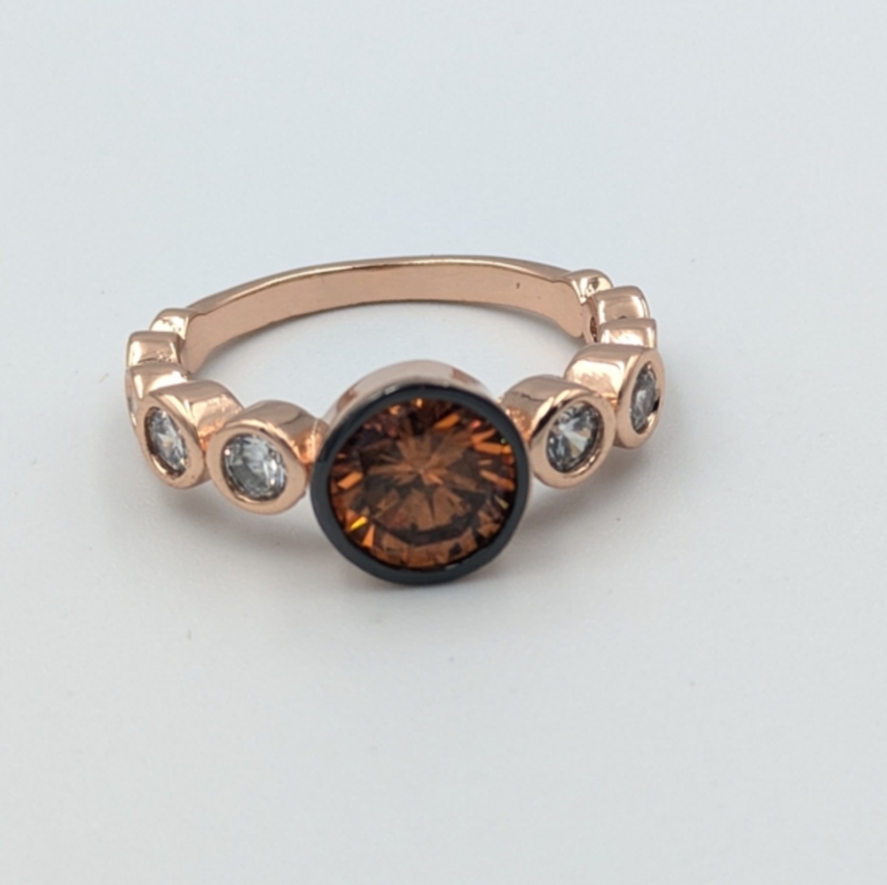 5/25$ Rose gold tone and rhinestone costume ring - Picture 5 of 5